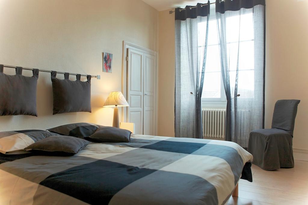Comme A La Maison Panzió Tours-sur-Marne Szoba fotó