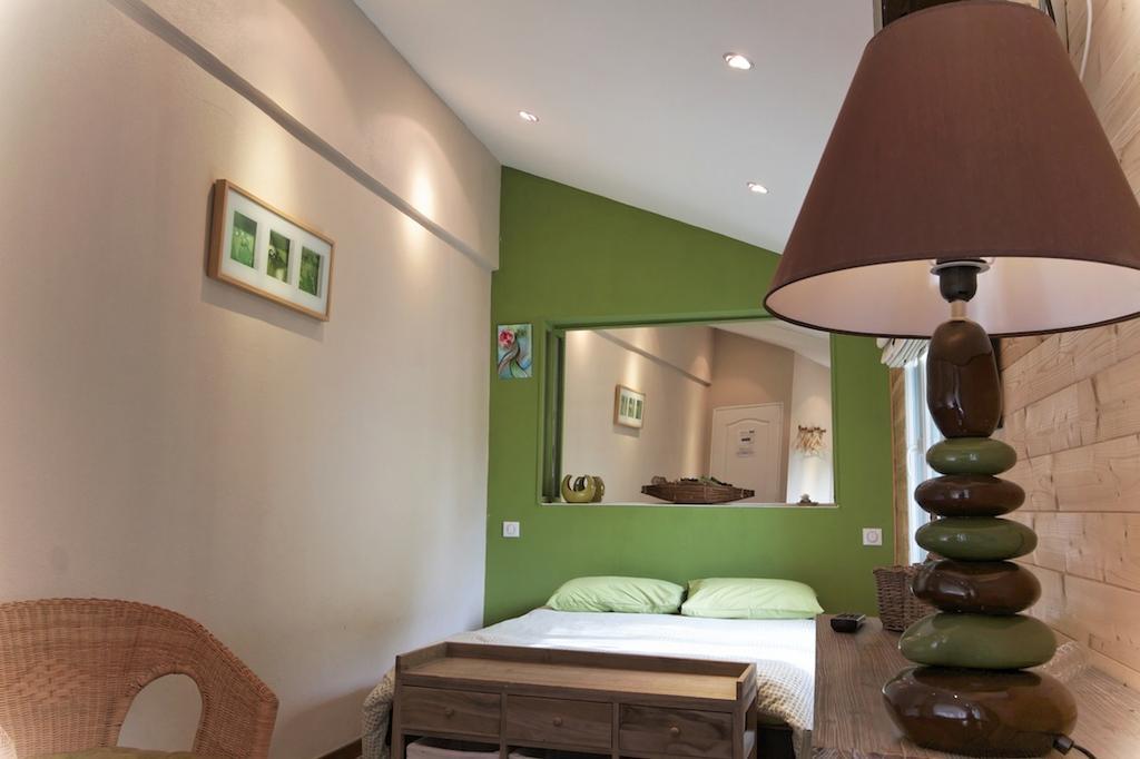 Comme A La Maison Panzió Tours-sur-Marne Szoba fotó